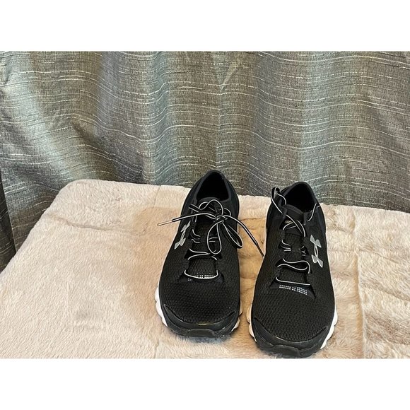 ⭐️⭐️Men'sMens Under Armour Speedforms size 11 in Like New Condition38.00 Free Sh